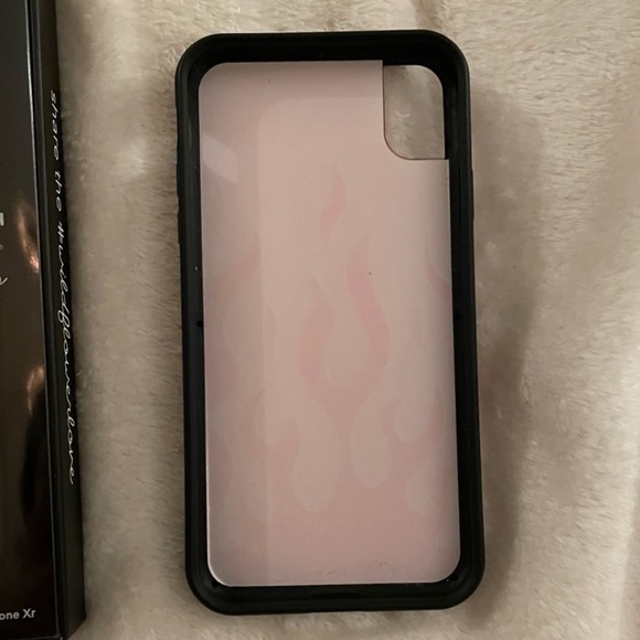 Pink flames Wildflower XR case - Picture 6 of 7